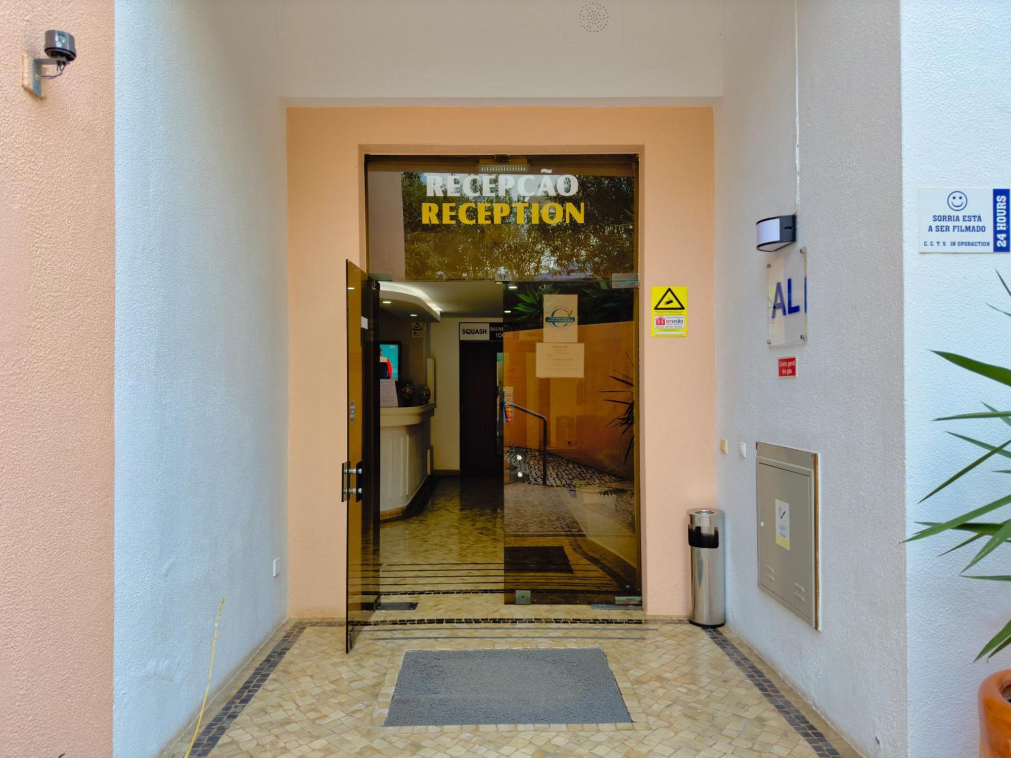 Squash Club Apartamentos Portimão Eksteriør billede